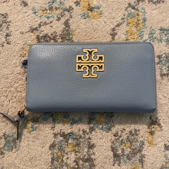 Tory Burch Handbags - Tory Burch Wallet🩵💛💙